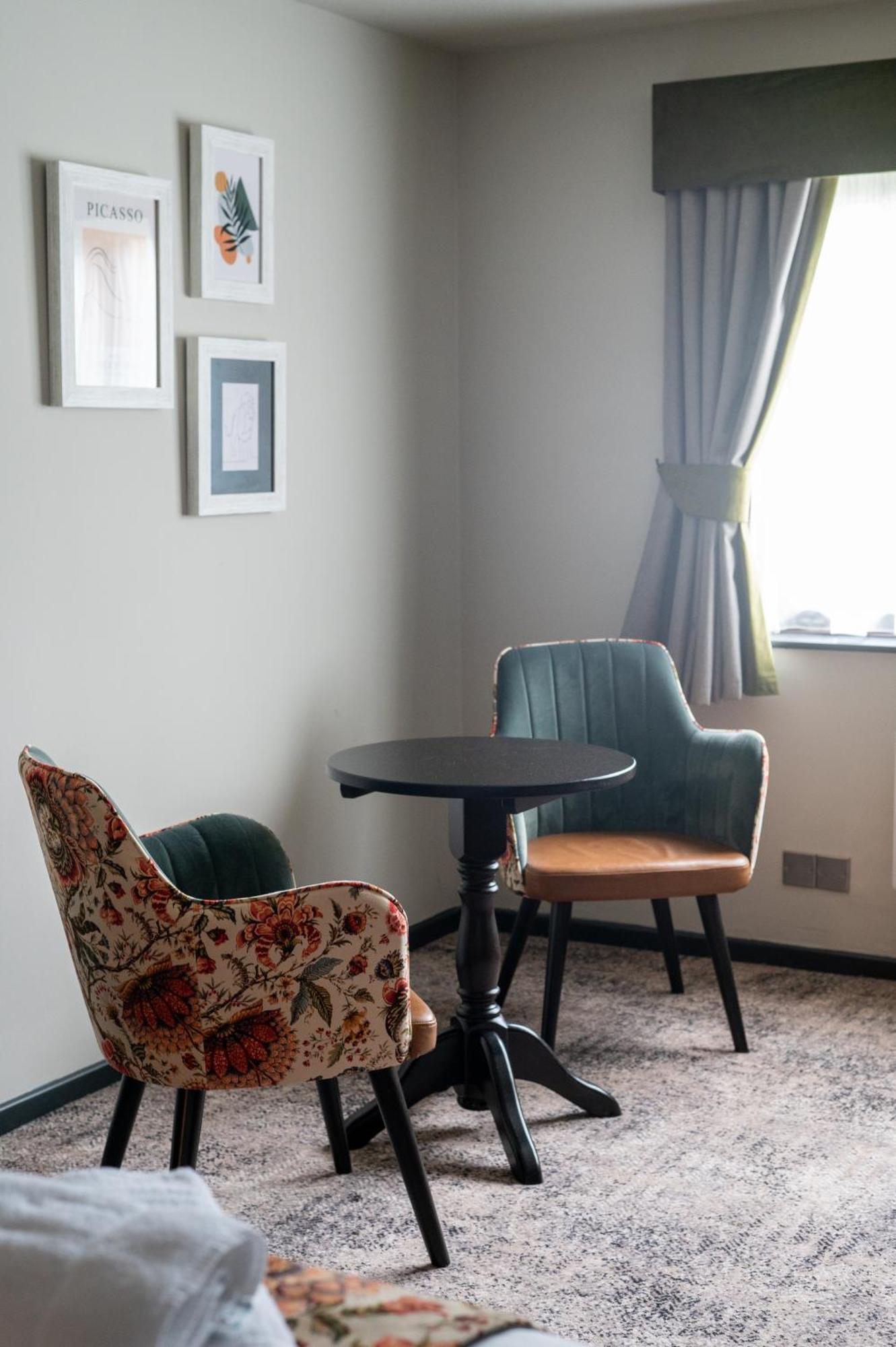 Cat & Lion Country Pub And Hotel Уорингтън Екстериор снимка